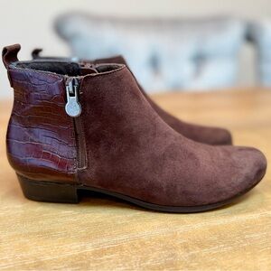 Munro‎ Women’s Lexi Brown Suede/Croco Bootie Comfort Water Resistant Sz 7.5